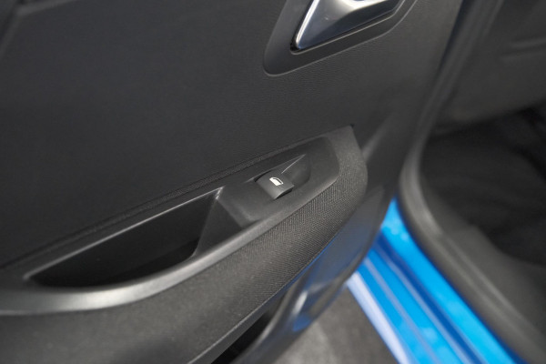 Peugeot e-208 EV Active 50 kWh | Navigatie | Apple Carplay | Climate Control