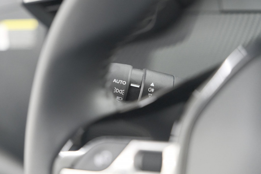 Peugeot e-208 EV Active 50 kWh | Navigatie | Apple Carplay | Climate Control