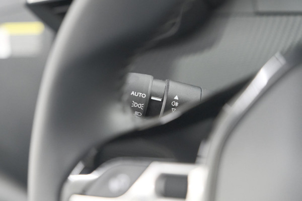 Peugeot e-208 EV Active 50 kWh | Navigatie | Apple Carplay | Climate Control