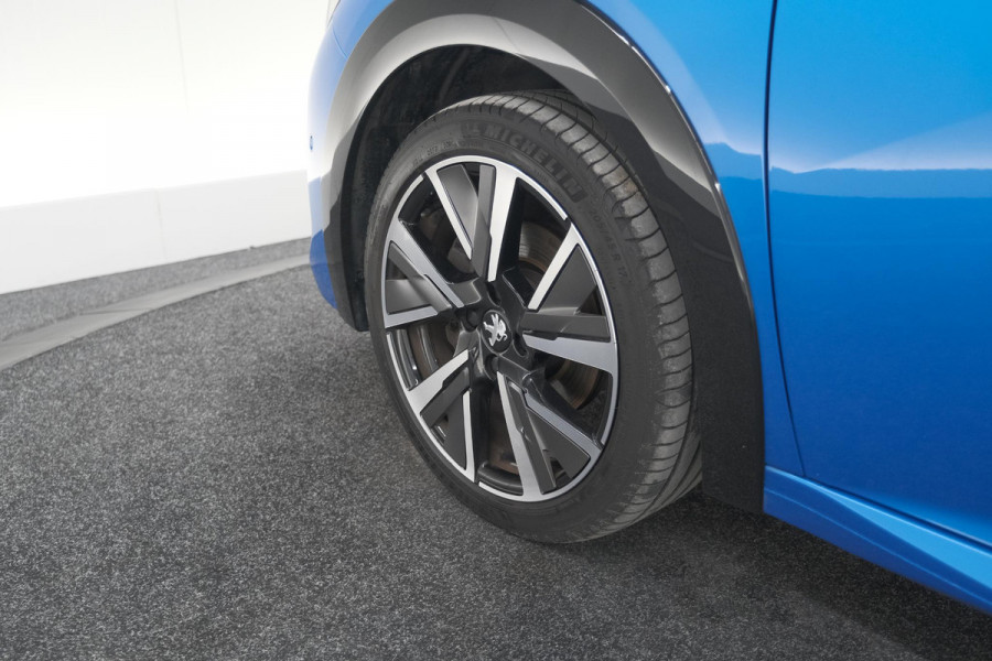 Peugeot 208 PureTech 100 GT | Camera | Dodehoekdetectie | Apple Carplay | Stoelverwarming | Parkeersensoren