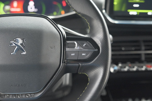 Peugeot 208 PureTech 100 GT | Camera | Dodehoekdetectie | Apple Carplay | Stoelverwarming | Parkeersensoren
