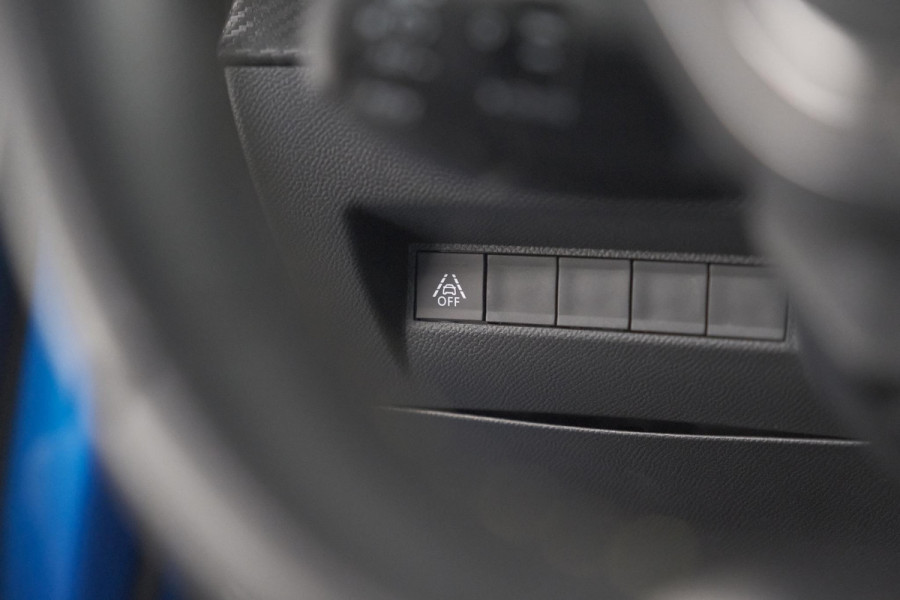 Peugeot 208 PureTech 100 GT | Camera | Dodehoekdetectie | Apple Carplay | Stoelverwarming | Parkeersensoren