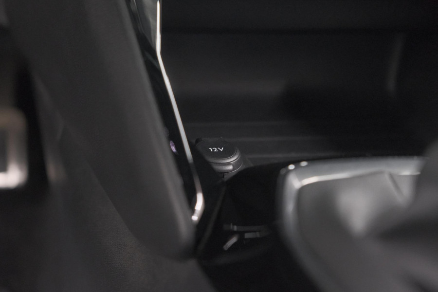 Peugeot 208 PureTech 100 GT | Camera | Dodehoekdetectie | Apple Carplay | Stoelverwarming | Parkeersensoren