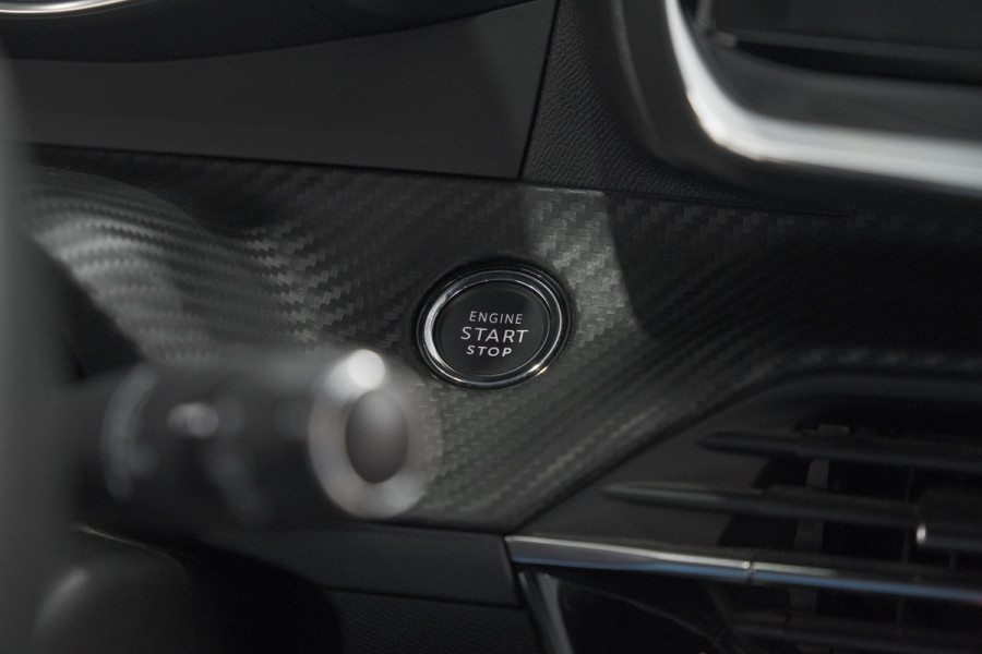 Peugeot 208 PureTech 100 GT | Camera | Dodehoekdetectie | Apple Carplay | Stoelverwarming | Parkeersensoren