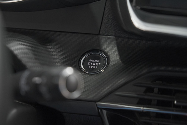 Peugeot 208 PureTech 100 GT | Camera | Dodehoekdetectie | Apple Carplay | Stoelverwarming | Parkeersensoren