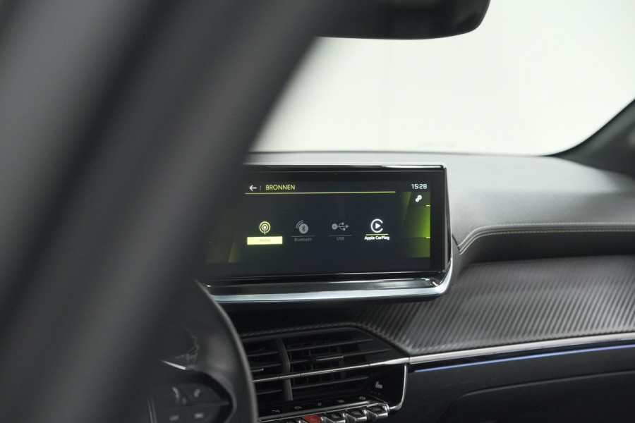 Peugeot 208 PureTech 100 GT | Camera | Dodehoekdetectie | Apple Carplay | Stoelverwarming | Parkeersensoren