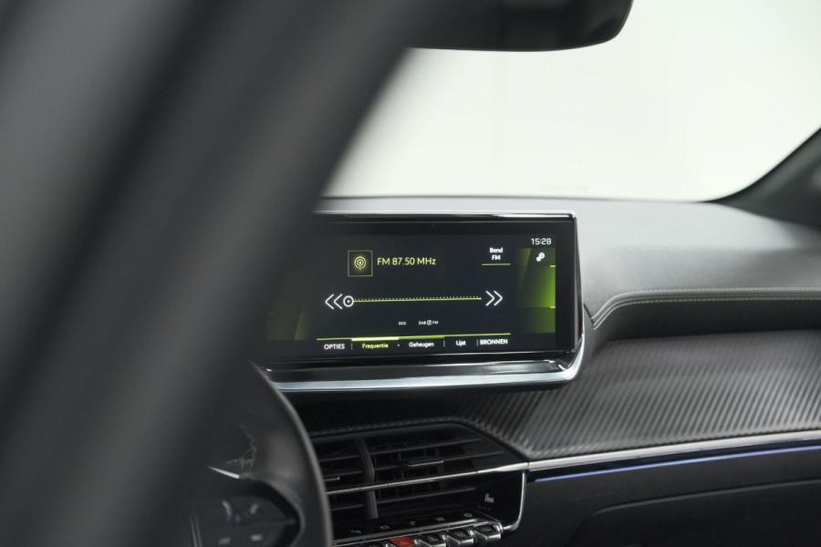Peugeot 208 PureTech 100 GT | Camera | Dodehoekdetectie | Apple Carplay | Stoelverwarming | Parkeersensoren