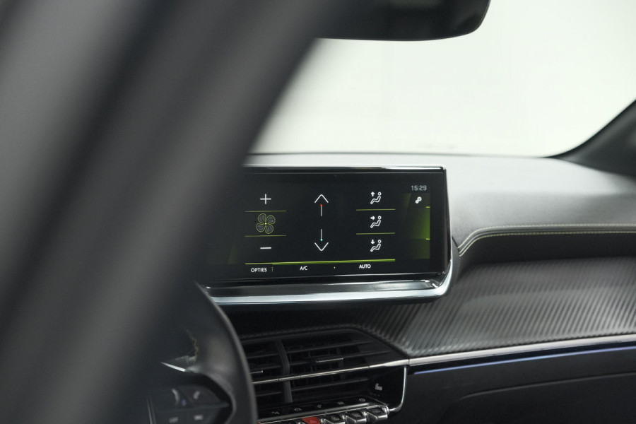 Peugeot 208 PureTech 100 GT | Camera | Dodehoekdetectie | Apple Carplay | Stoelverwarming | Parkeersensoren