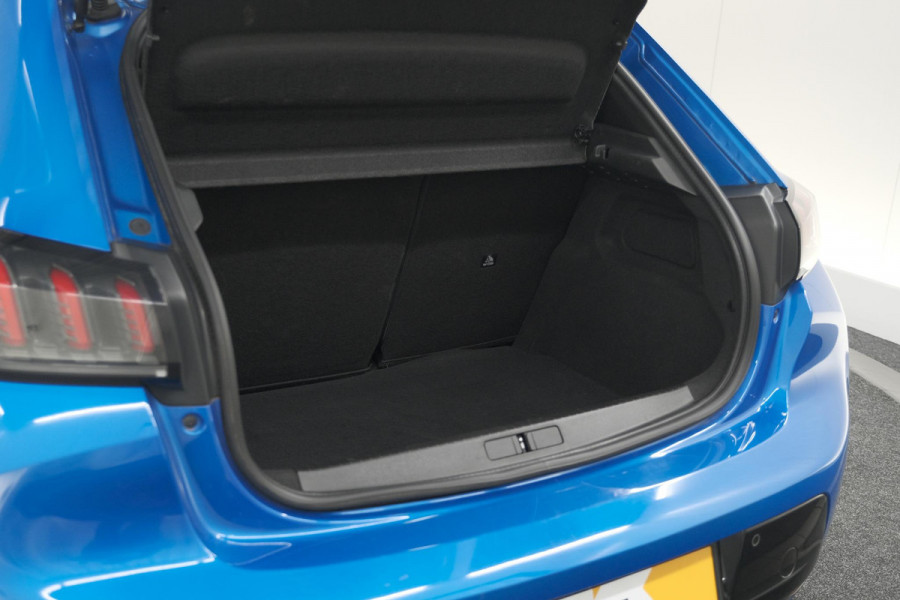 Peugeot 208 PureTech 100 GT | Camera | Dodehoekdetectie | Apple Carplay | Stoelverwarming | Parkeersensoren