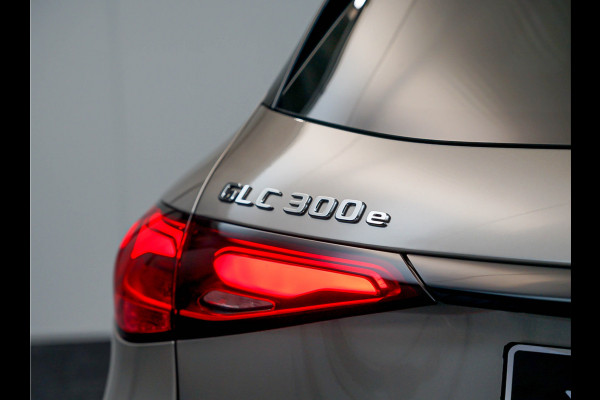 Mercedes-Benz GLC GLC 300e 4MATIC AMG Line | Trekhaak | Burmester | Stoelvent.