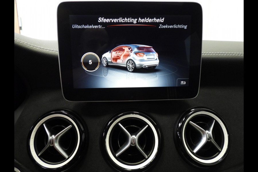 Mercedes-Benz A-Klasse A180 AMG Edition NAVI/SCHUIFDAK/CAMERA/LED/18"LMV!