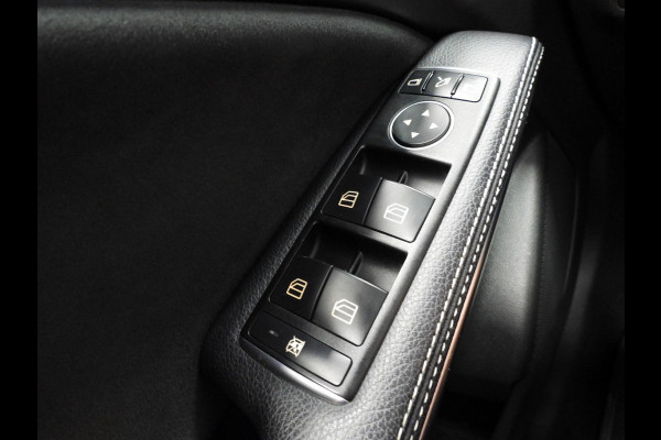 Mercedes-Benz A-Klasse A180 AMG Edition NAVI/SCHUIFDAK/CAMERA/LED/18"LMV!