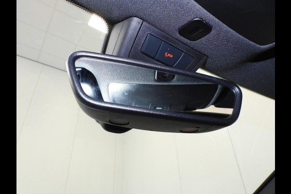 Mercedes-Benz A-Klasse A180 AMG Edition NAVI/SCHUIFDAK/CAMERA/LED/18"LMV!