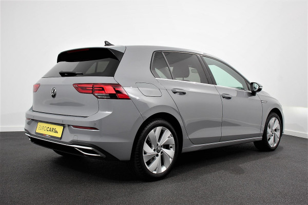 Volkswagen Golf 1.5 eTSI 150pk DSG Style | Navigatie | Climate Control | Camera | Parkeer sensoren V+A | Adaptive cruise control | Extra Getint Glas | Stoel/Stuurverwarming