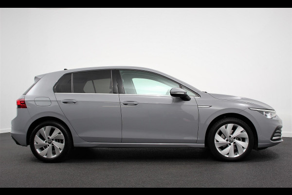 Volkswagen Golf 1.5 eTSI 150pk DSG Style | Navigatie | Climate Control | Camera | Parkeer sensoren V+A | Adaptive cruise control | Extra Getint Glas | Stoel/Stuurverwarming