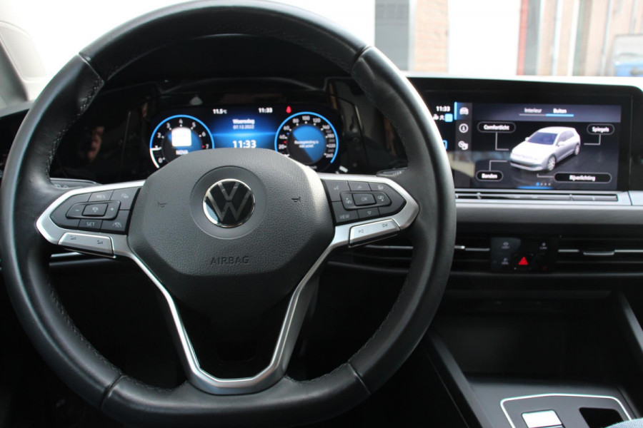 Volkswagen Golf 1.5 eTSI 150pk DSG Style | Navigatie | Climate Control | Camera | Parkeer sensoren V+A | Adaptive cruise control | Extra Getint Glas | Stoel/Stuurverwarming