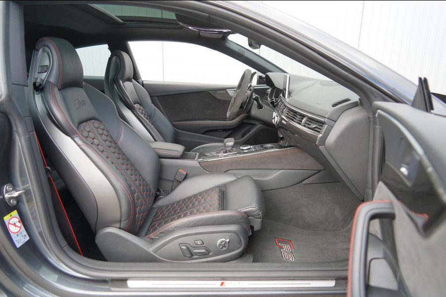 Audi RS5 Coupé 2.9 TFSI quattro / Org. NL / Pano / Head-Up / B&O / Side-Assist / Memory Seat / Carbon inleg