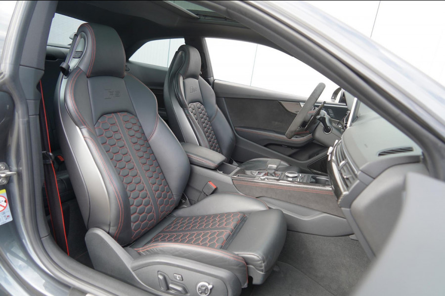 Audi RS5 Coupé 2.9 TFSI quattro / Org. NL / Pano / Head-Up / B&O / Side-Assist / Memory Seat / Carbon inleg
