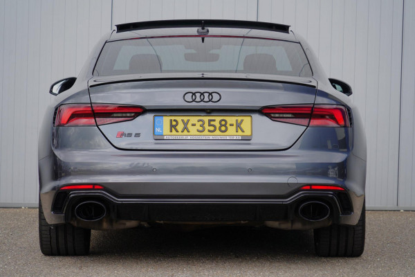 Audi RS5 Coupé 2.9 TFSI quattro / Org. NL / Pano / Head-Up / B&O / Side-Assist / Memory Seat / Carbon inleg