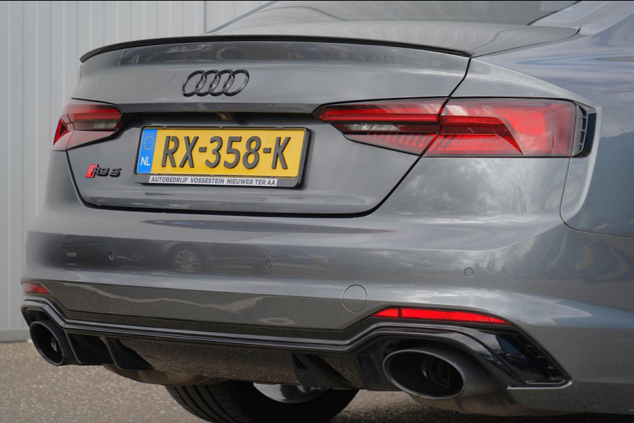 Audi RS5 Coupé 2.9 TFSI quattro / Org. NL / Pano / Head-Up / B&O / Side-Assist / Memory Seat / Carbon inleg