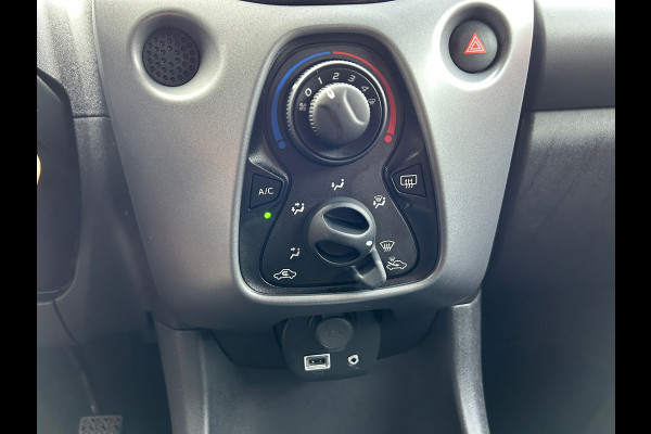Toyota Aygo 1.0 VVT-i x-play Apple Carplay Camera NW Model