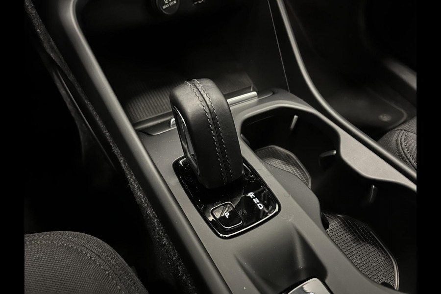 Volvo XC40 1.5 T2 Business Pro Airco|ECC Navi Carplay PDC Achter Trekhaak Cruise Control