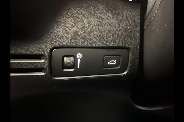 Volvo XC40 1.5 T2 Business Pro Airco|ECC Navi Carplay PDC Achter Trekhaak Cruise Control