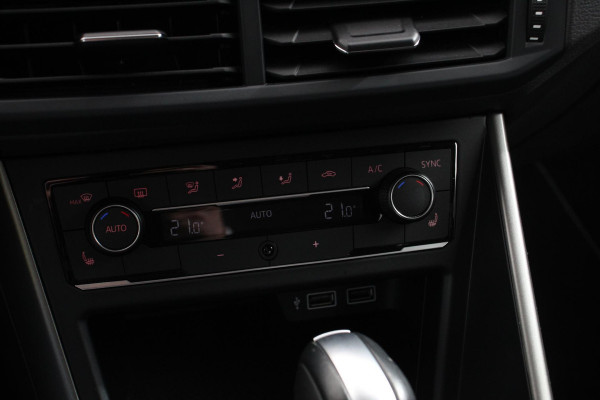 Volkswagen Polo 1.0 TSI DSG Comfortline | Navigatie | App Connect / Apple Carplay / Android Auto | Climate Control | Stoelverwarming | Extra Getint glas