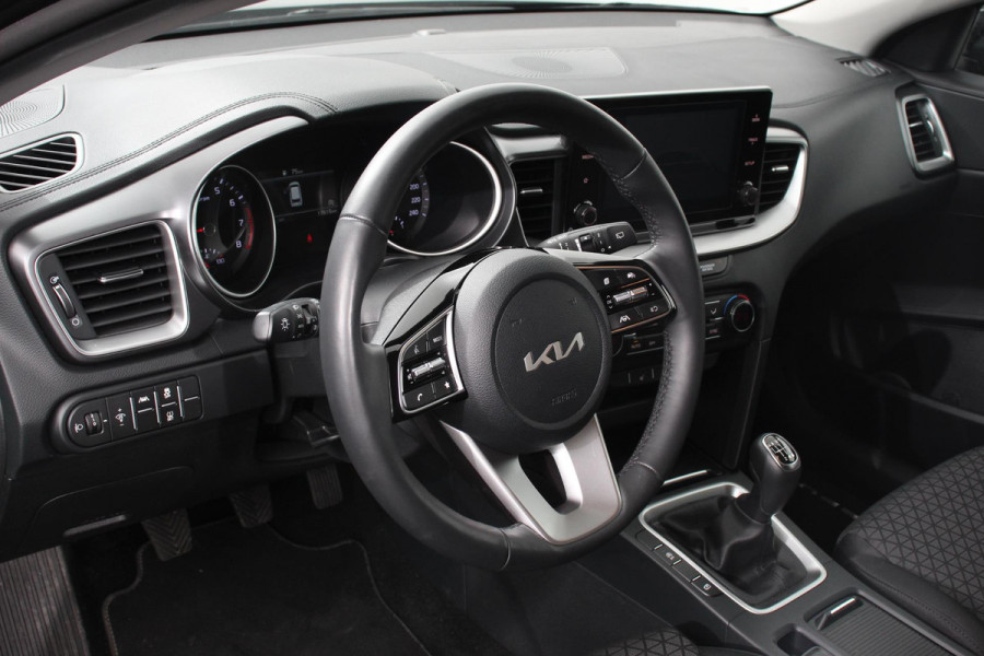 Kia Ceed Sportswagon 1.0 T-GDi Prestige | Navigatie | Apple Carplay/Android Auto | Climate Control | Cruise Control | Lane Assist | Stoel/Stuurverwarming | Privacy Glass | Camera