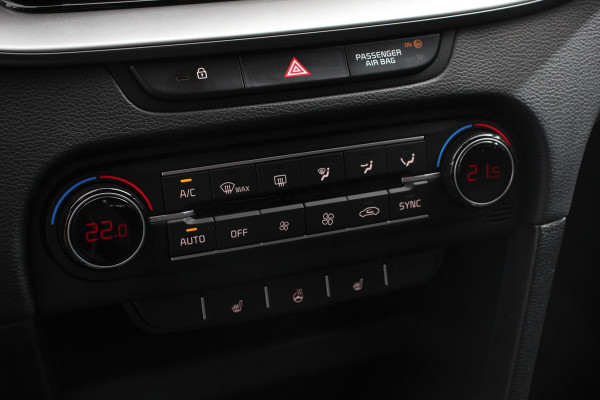 Kia Ceed Sportswagon 1.0 T-GDi Prestige | Navigatie | Apple Carplay/Android Auto | Climate Control | Cruise Control | Lane Assist | Stoel/Stuurverwarming | Privacy Glass | Camera