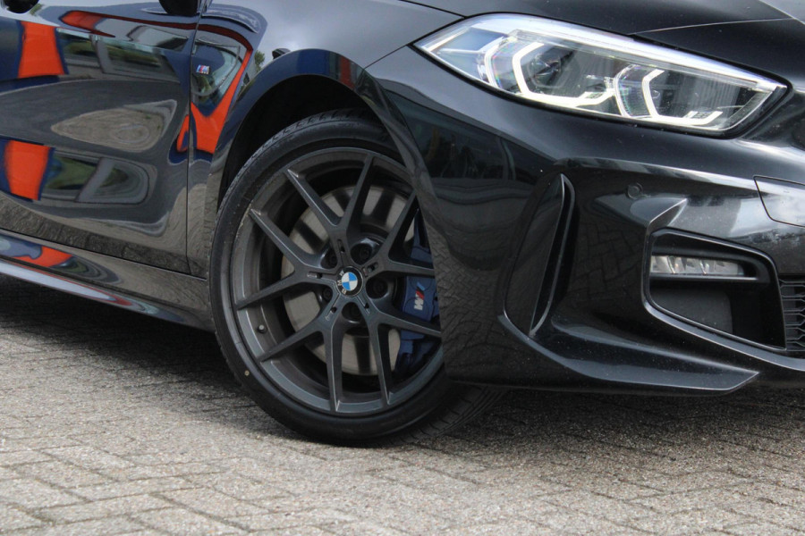 BMW 1-serie 120i High Executive Edition 178pk | Harman en Kardon | Panoramadak | Head-up display | M-Pakket