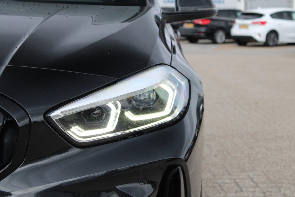 BMW 1-serie 120i High Executive Edition 178pk | Harman en Kardon | Panoramadak | Head-up display | M-Pakket
