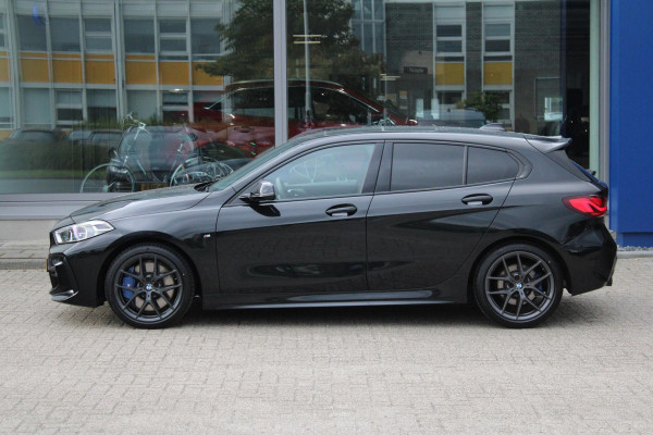 BMW 1-serie 120i High Executive Edition 178pk | Harman en Kardon | Panoramadak | Head-up display | M-Pakket