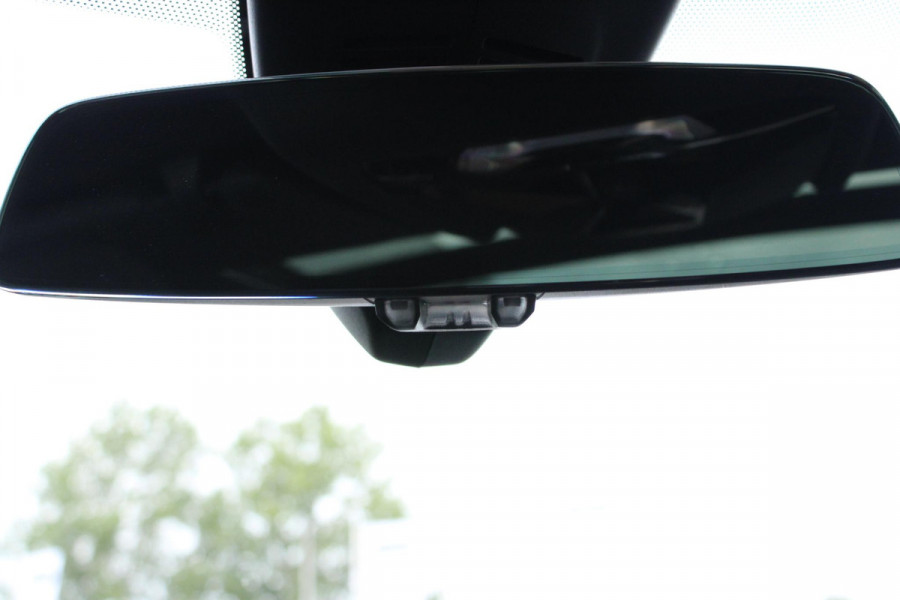 BMW 1-serie 120i High Executive Edition 178pk | Harman en Kardon | Panoramadak | Head-up display | M-Pakket