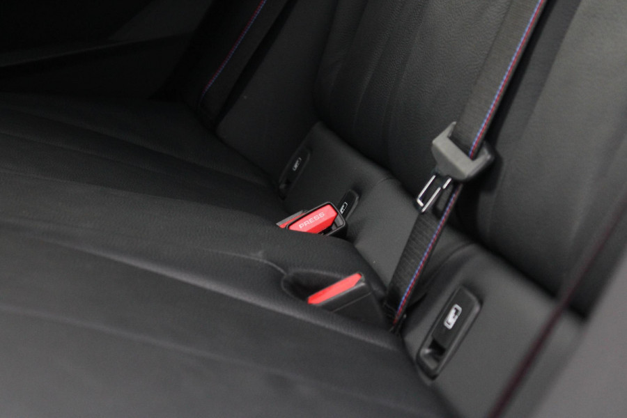 BMW 1-serie 120i High Executive Edition 178pk | Harman en Kardon | Panoramadak | Head-up display | M-Pakket