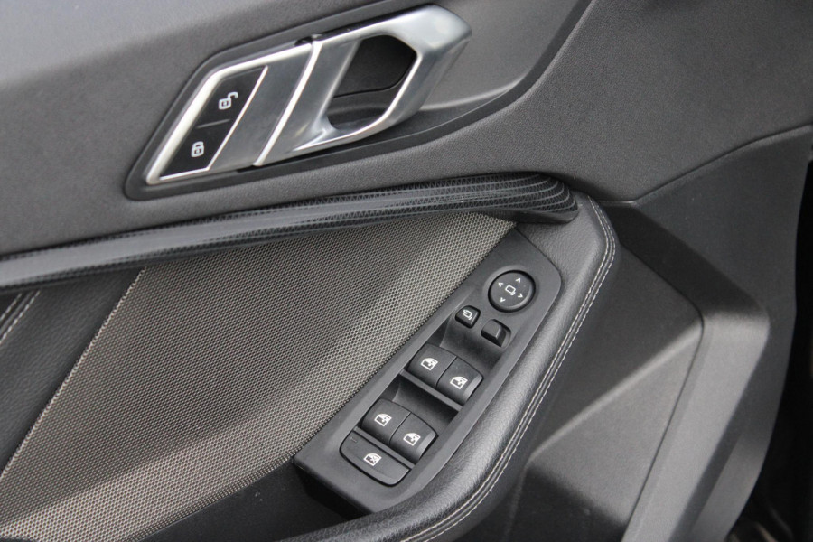 BMW 1-serie 120i High Executive Edition 178pk | Harman en Kardon | Panoramadak | Head-up display | M-Pakket