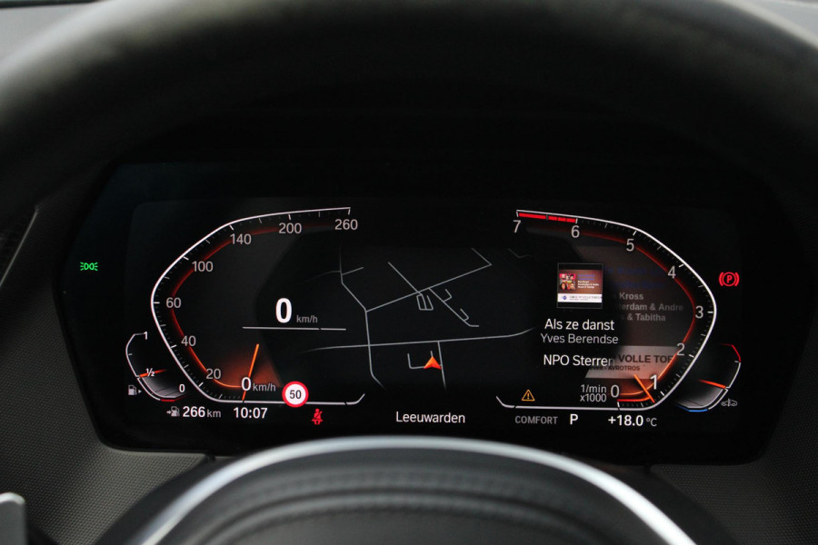 BMW 1-serie 120i High Executive Edition 178pk | Harman en Kardon | Panoramadak | Head-up display | M-Pakket