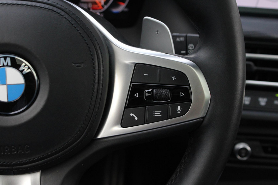 BMW 1-serie 120i High Executive Edition 178pk | Harman en Kardon | Panoramadak | Head-up display | M-Pakket