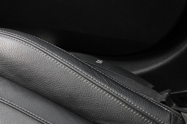 BMW 1-serie 120i High Executive Edition 178pk | Harman en Kardon | Panoramadak | Head-up display | M-Pakket
