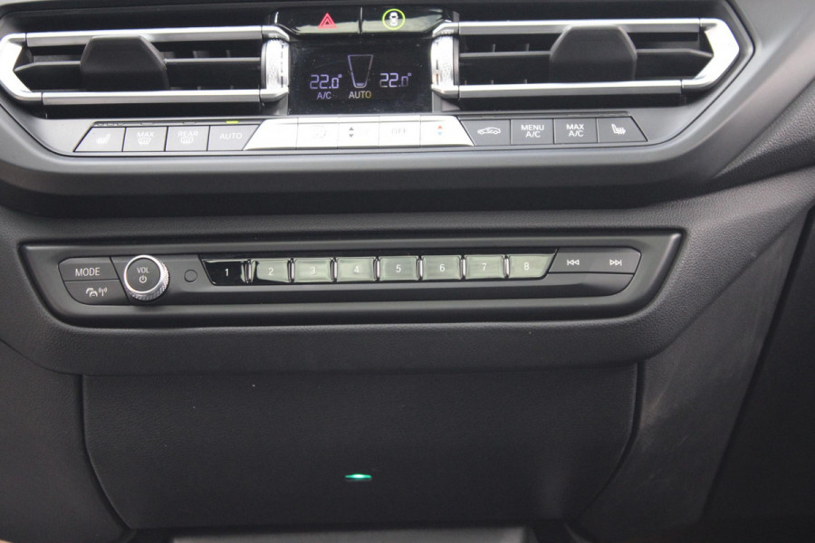 BMW 1-serie 120i High Executive Edition 178pk | Harman en Kardon | Panoramadak | Head-up display | M-Pakket