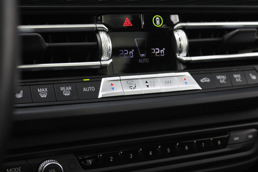 BMW 1-serie 120i High Executive Edition 178pk | Harman en Kardon | Panoramadak | Head-up display | M-Pakket
