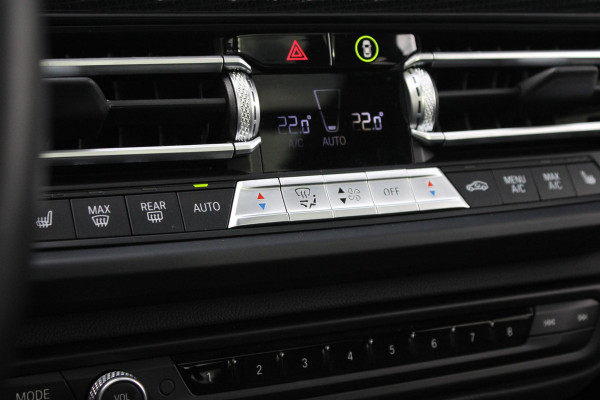 BMW 1-serie 120i High Executive Edition 178pk | Harman en Kardon | Panoramadak | Head-up display | M-Pakket