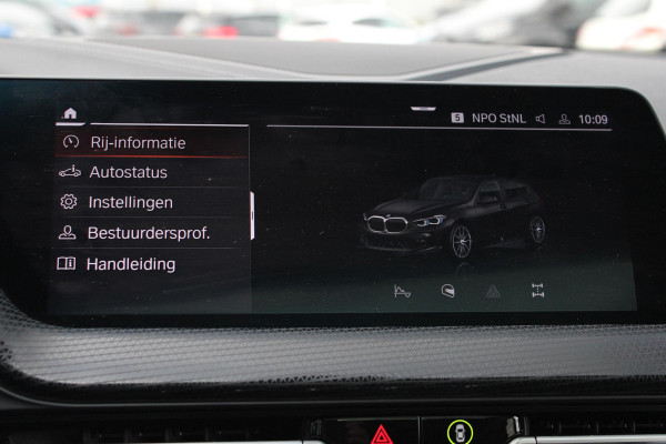 BMW 1-serie 120i High Executive Edition 178pk | Harman en Kardon | Panoramadak | Head-up display | M-Pakket