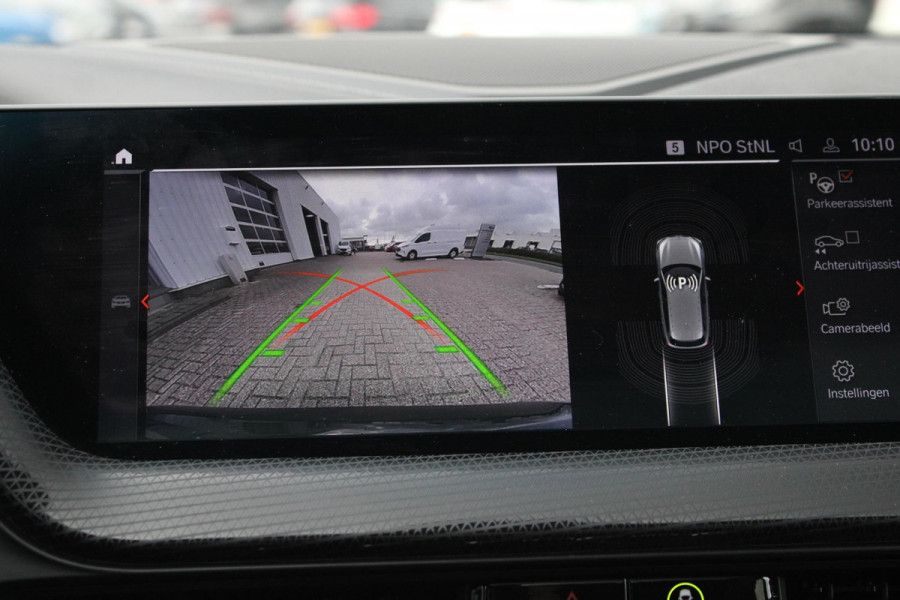 BMW 1-serie 120i High Executive Edition 178pk | Harman en Kardon | Panoramadak | Head-up display | M-Pakket