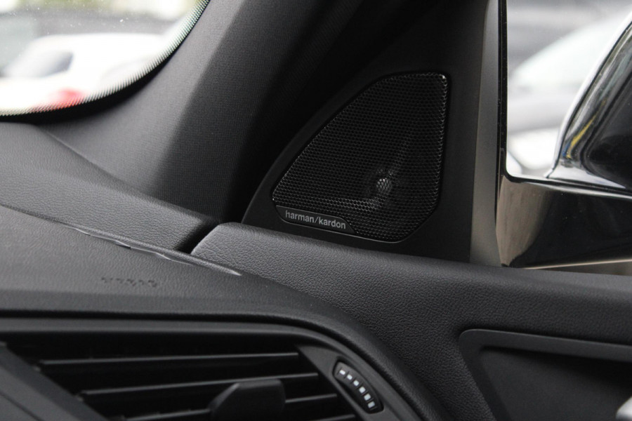 BMW 1-serie 120i High Executive Edition 178pk | Harman en Kardon | Panoramadak | Head-up display | M-Pakket