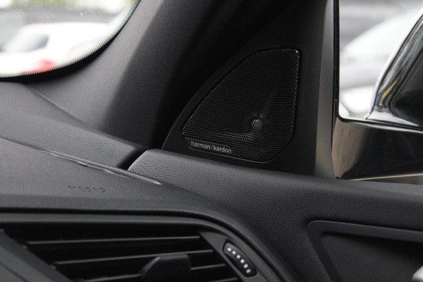 BMW 1-serie 120i High Executive Edition 178pk | Harman en Kardon | Panoramadak | Head-up display | M-Pakket