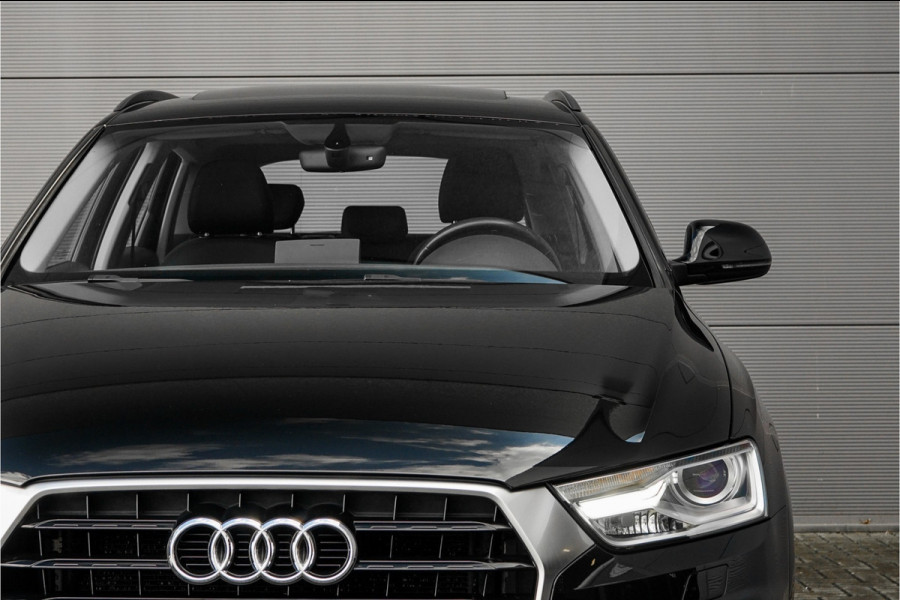 Audi Q3 1.4 TFSI S-Line Pano Xenon Trekhaak Audi Q3 1.4 TFSI S-Line Pano Xenon Trekhaak