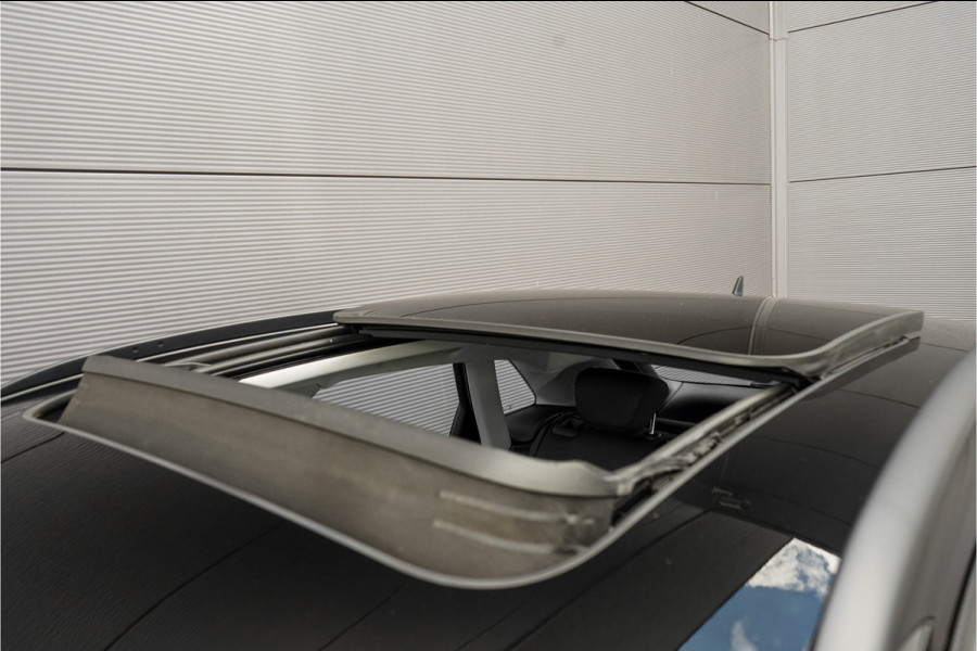 Audi Q3 1.4 TFSI S-Line Pano Xenon Trekhaak Audi Q3 1.4 TFSI S-Line Pano Xenon Trekhaak