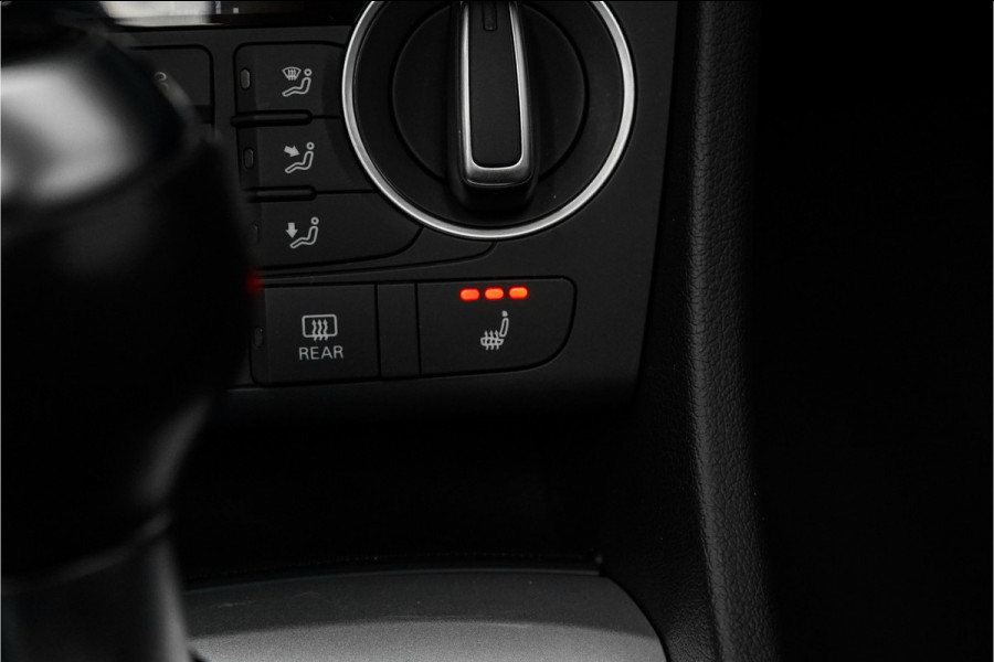 Audi Q3 1.4 TFSI S-Line Pano Xenon Trekhaak Audi Q3 1.4 TFSI S-Line Pano Xenon Trekhaak