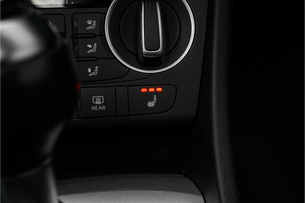 Audi Q3 1.4 TFSI S-Line Pano Xenon Trekhaak Audi Q3 1.4 TFSI S-Line Pano Xenon Trekhaak